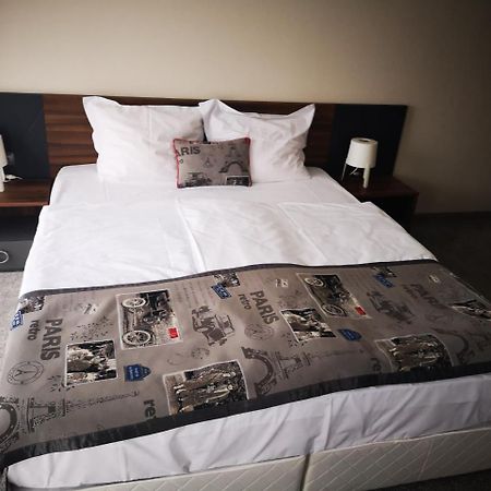 בורגאס Family Hotel Novel City מראה חיצוני תמונה
