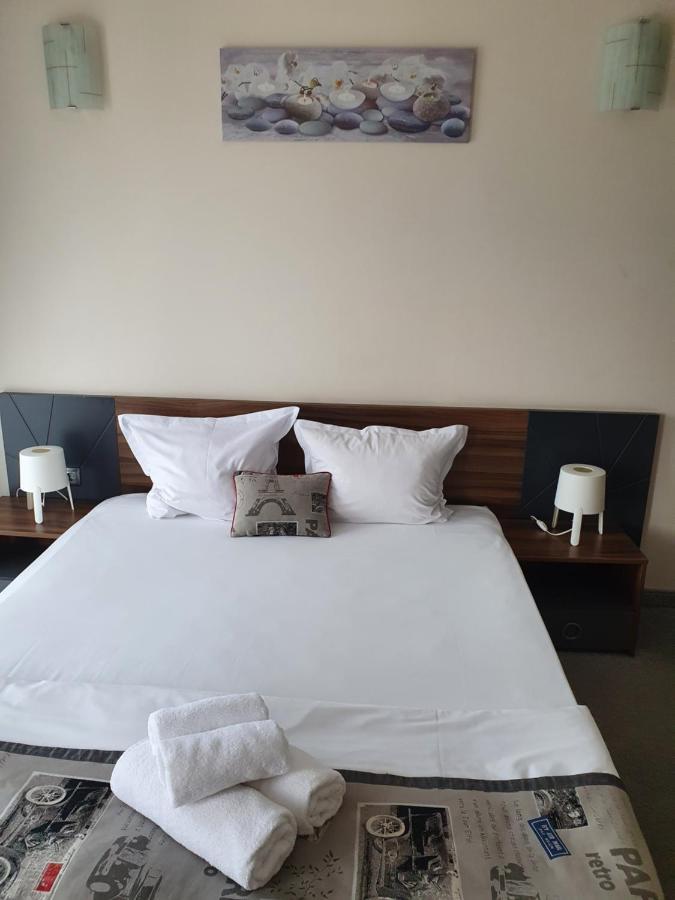 בורגאס Family Hotel Novel City מראה חיצוני תמונה