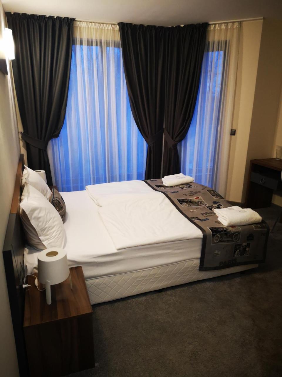 בורגאס Family Hotel Novel City מראה חיצוני תמונה