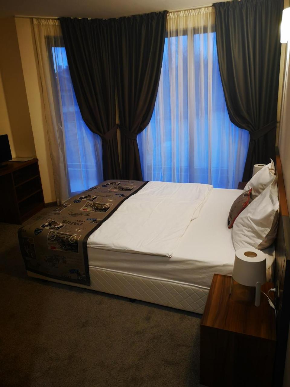 בורגאס Family Hotel Novel City מראה חיצוני תמונה