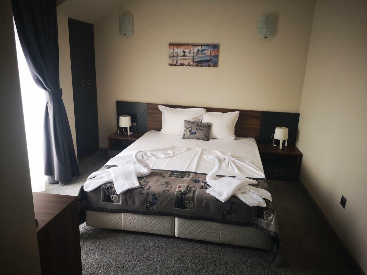 בורגאס Family Hotel Novel City מראה חיצוני תמונה